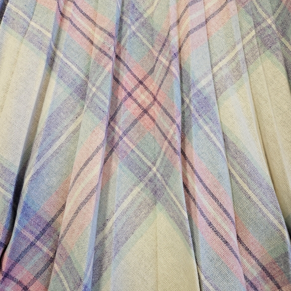 Vintage 1970's Plaid Pleated Below Knee Length Skirt by Freddie's Best. - Picture 2 of 10